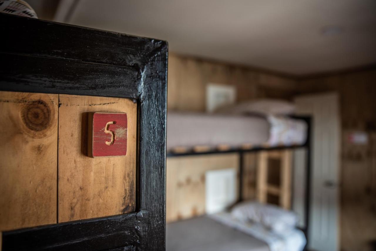 Puma House Hostel Puerto Natales Ngoại thất bức ảnh
