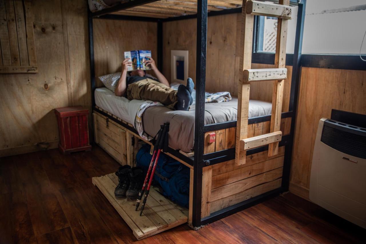 Puma House Hostel Puerto Natales Ngoại thất bức ảnh